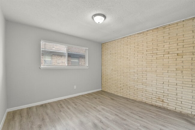 Building Photo - 16310 Cavendish Dr