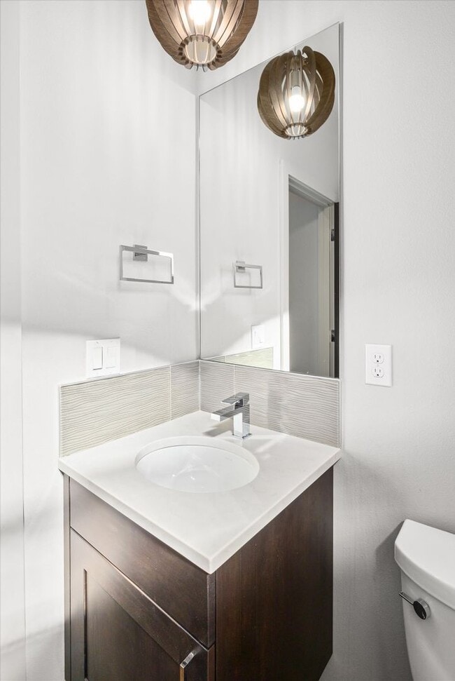 Building Photo - LUXURY MAGNOLIA 3 BED TOWNHOME FOR RENT W ...