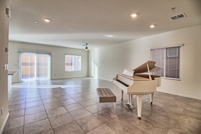 Living room (Piano no longer there) - 7231 Alabaster Peak St