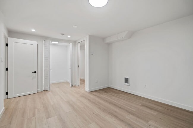 Building Photo - 5529 S 149th St