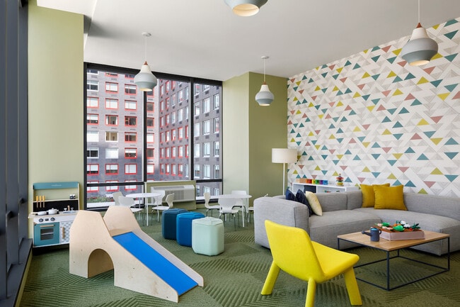 Building Photo - 33 Park View Ave