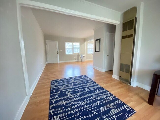 Building Photo - BH-fult1617-A