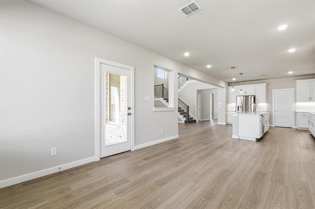 Building Photo - 1720 Foxtail Dr