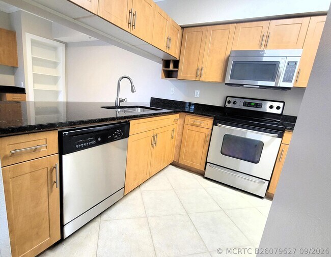 Building Photo - 6418 Emerald Dunes Dr