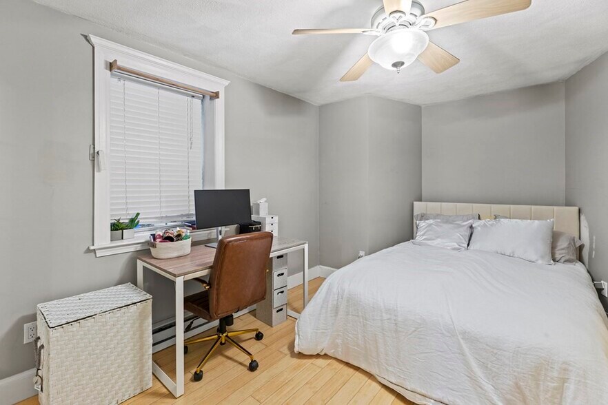 Building Photo - 26 Boston St