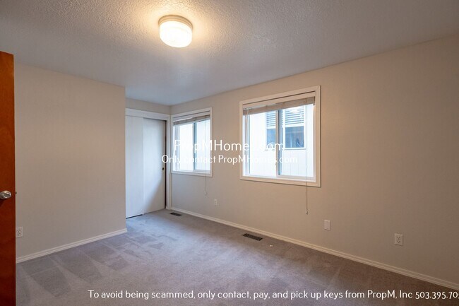Building Photo - Bright Two Bedroom Home in Oak Grove!