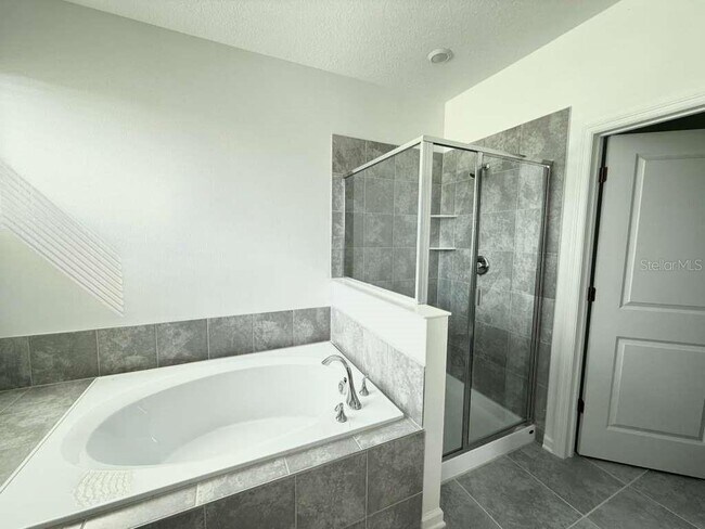 Building Photo - 120 Bogey Dr