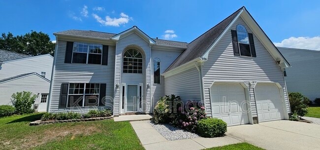 Building Photo - 3136 Sacramento Dr