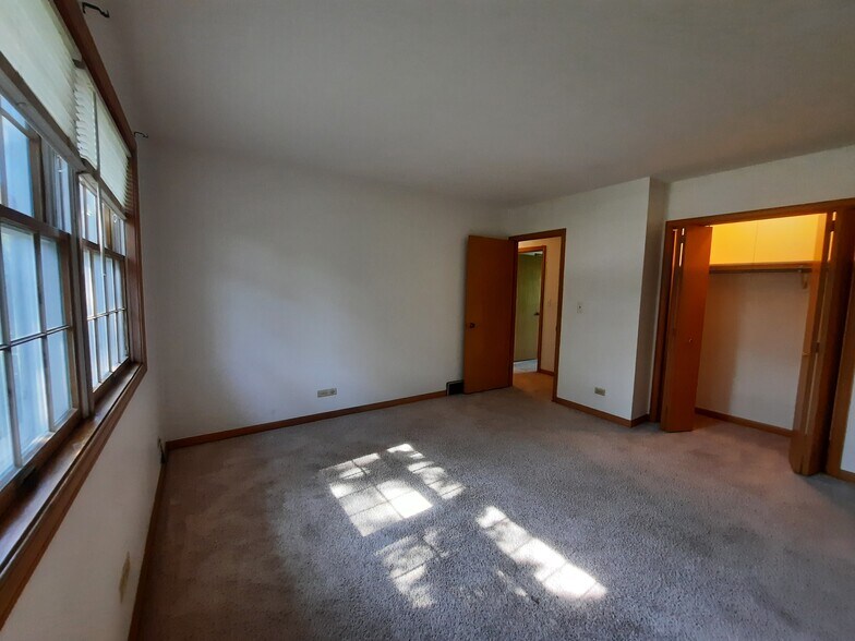 2nd Bedroom Closet - 1450 Wing St