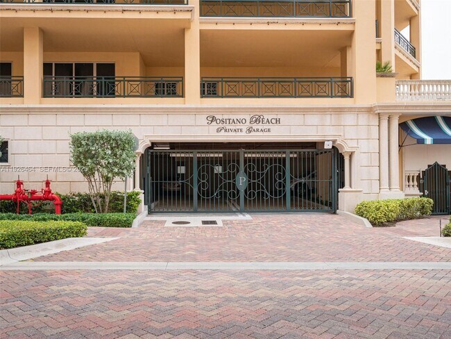 Building Photo - 3415 N Ocean Dr