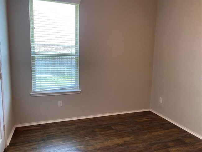 Building Photo - 4906 Marina Shores Ct