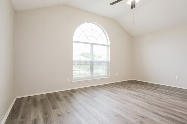 Building Photo - 7110 Myna Dr