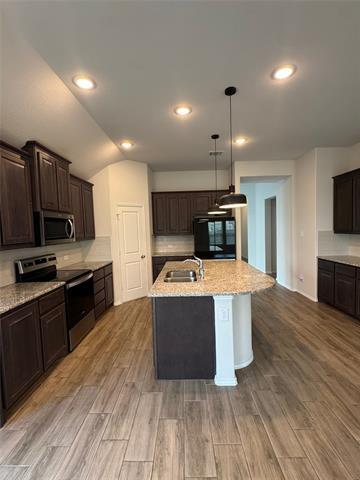 Building Photo - 712 Long Iron Dr