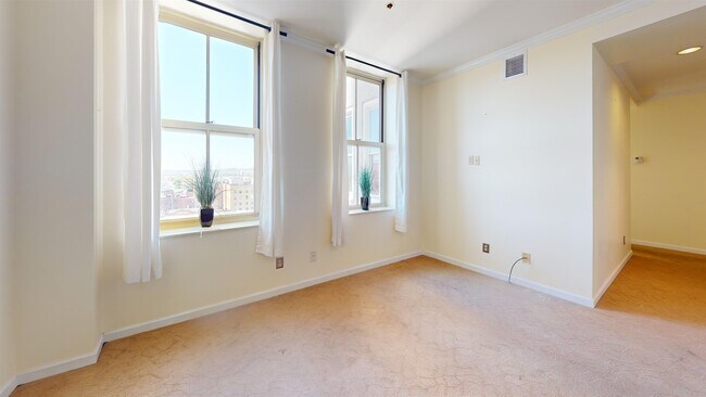 Building Photo - 401 10th St