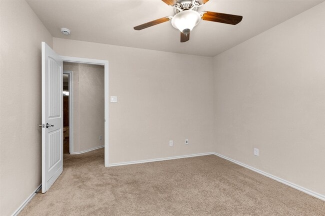 Building Photo - 1604 Hickory Burl Ln