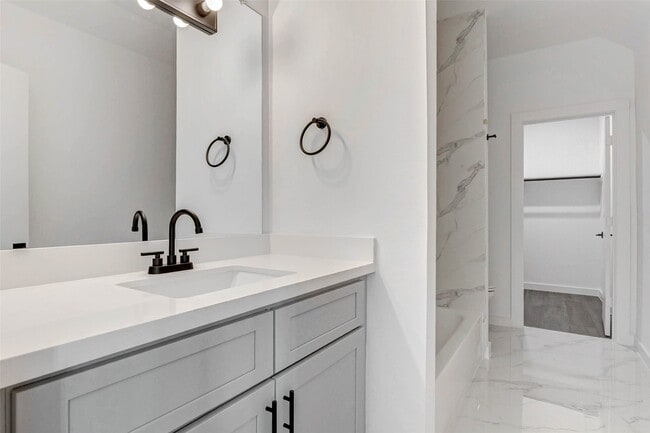 Building Photo - 6015 Beall St