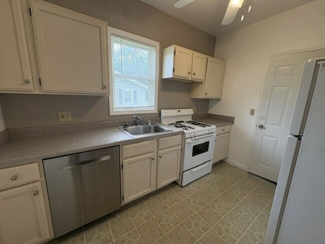 Building Photo - Affordable 1-Bedroom Home with Private Yard and Detached Garage