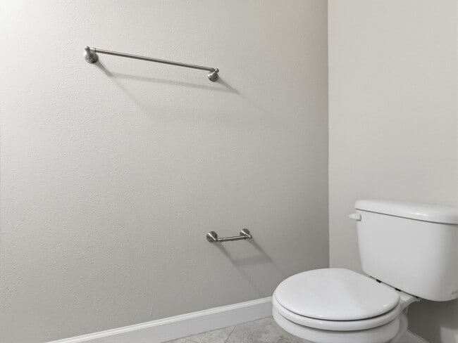 Building Photo - Stunning 3 BR + LOFT/2.5 BA /2-Car Garage townhome in the highly desirable GATED community of Hid...