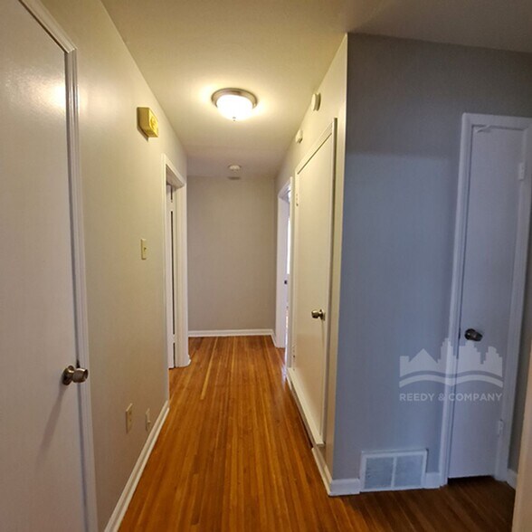 Building Photo - 3743 Lakehurst Dr