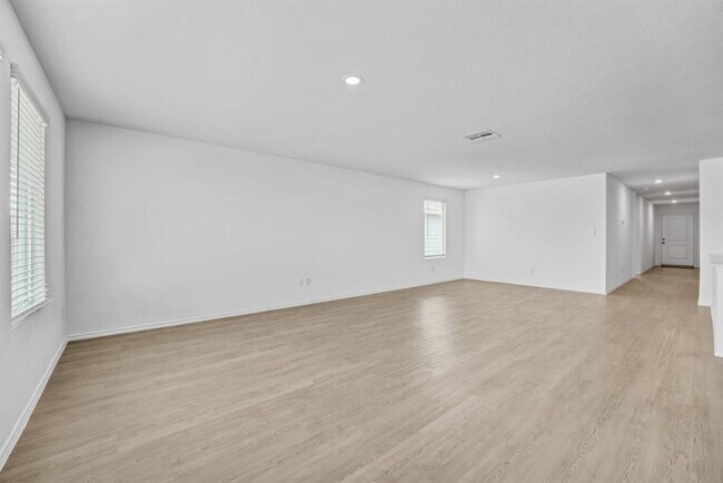 Building Photo - 133 Ghost Stories Wy