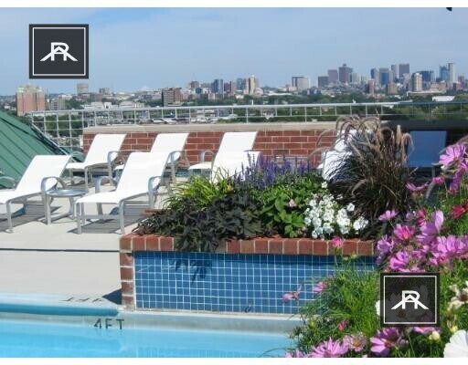 Building Photo - 15 N Beacon St