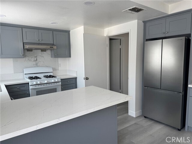 Building Photo - 5704 Sultana Ave