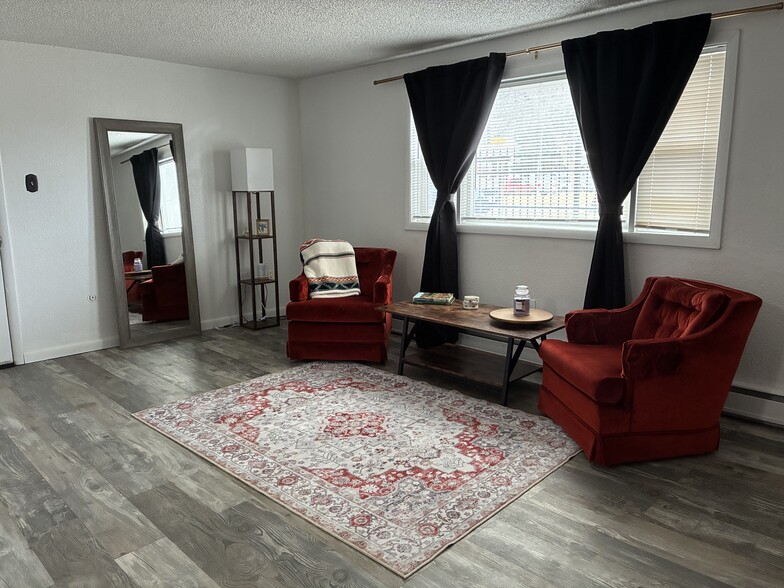 Building Photo - 2901 8th Ave N