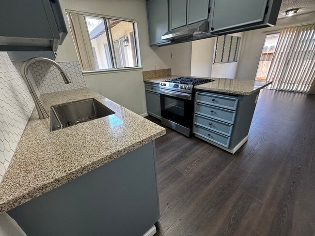Building Photo - 3702 Bridgeford Ln