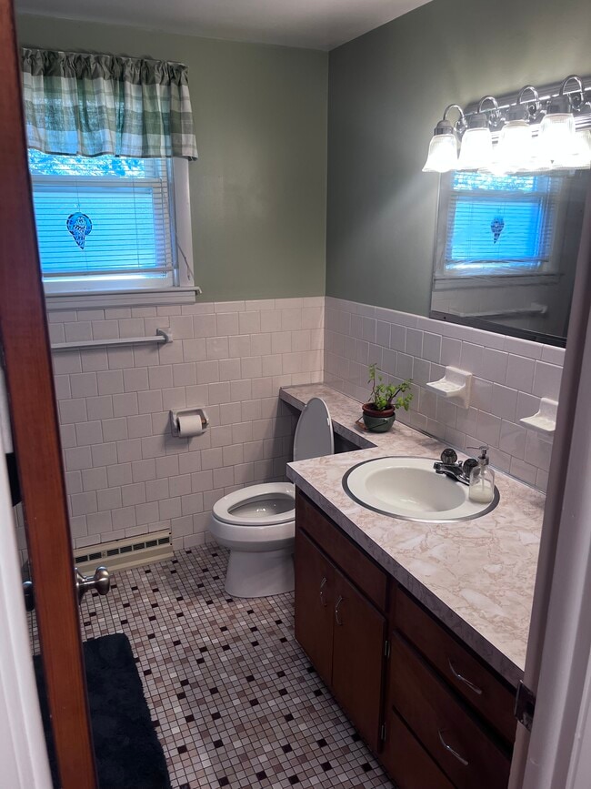 Building Photo - 443 Kelley Blvd