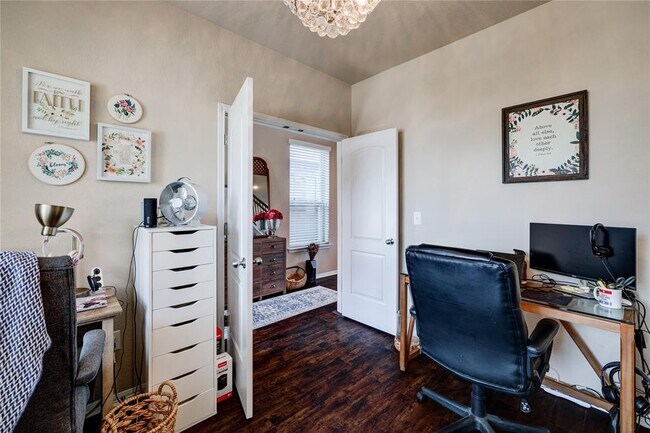Building Photo - 5901 Scenic Lake Dr