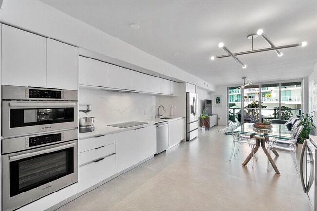 Building Photo - 6620 Indian Creek Dr