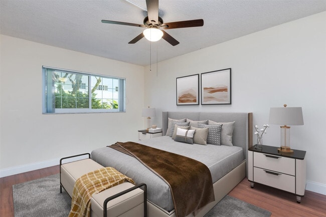 Building Photo - 3000 NE 5th Terrace