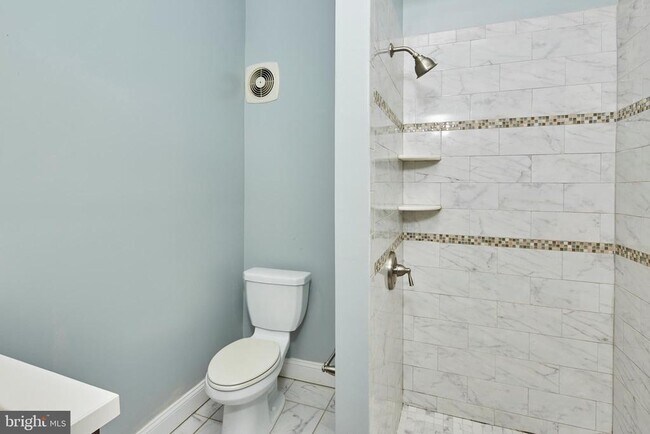 Building Photo - 1412 Delaware Ave