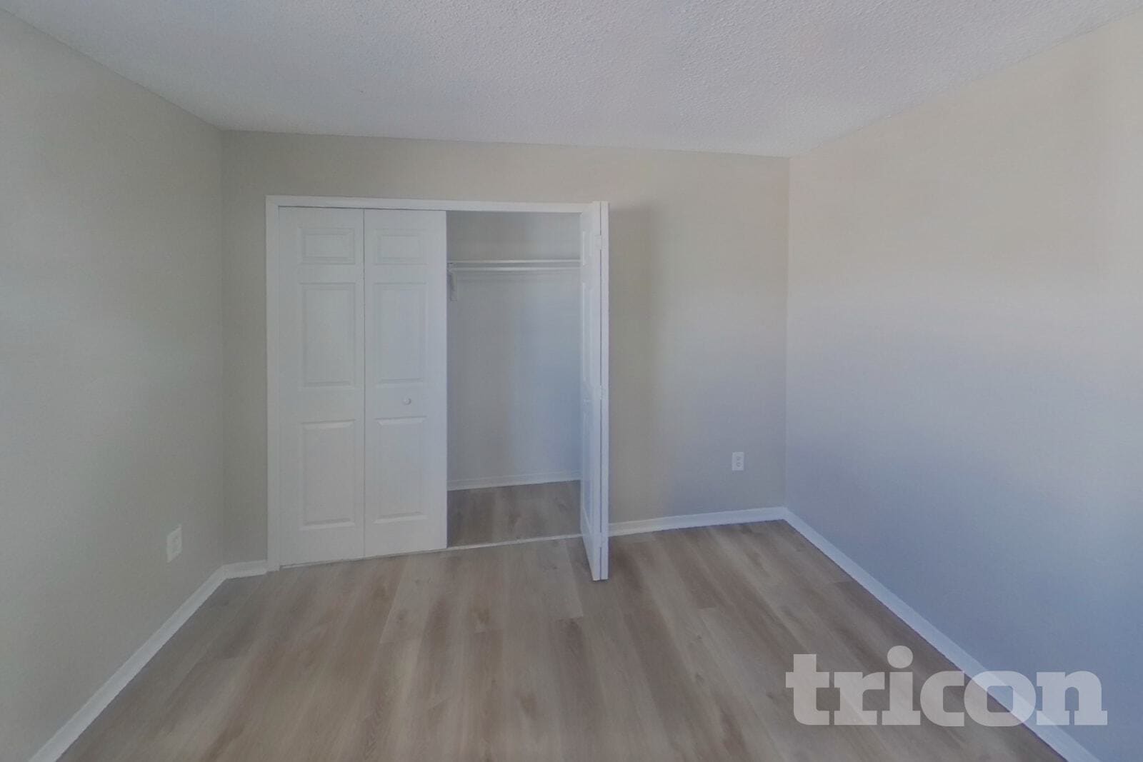Building Photo - 3127 Moonbeam Cir S