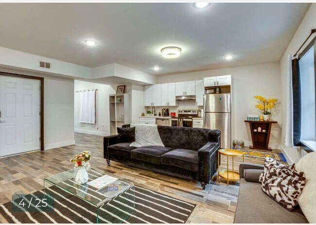 Building Photo - 65 Corbin Ave