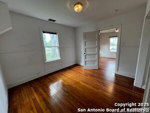 Building Photo - 420 Benton St