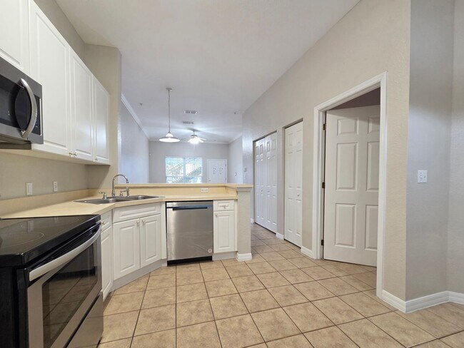Building Photo - 141 Reserve Cir