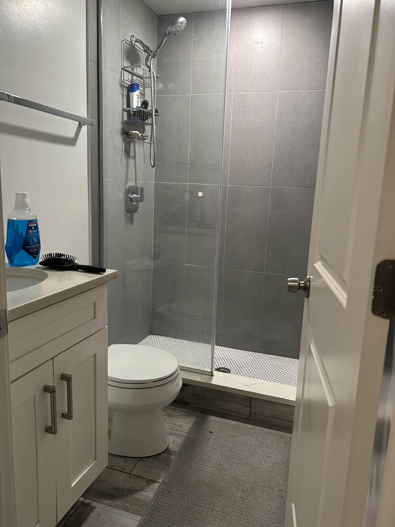 Bathroom - 2019 N Sawyer Ave