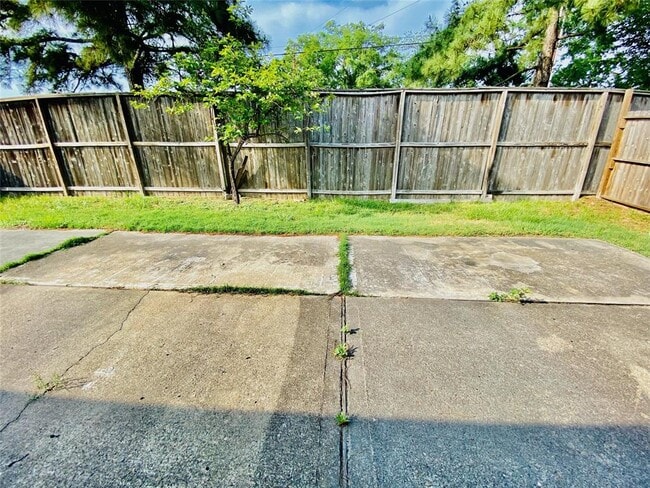 Building Photo - 9414 Glendown Ln