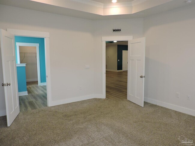 Building Photo - 10696 Davenport Lp