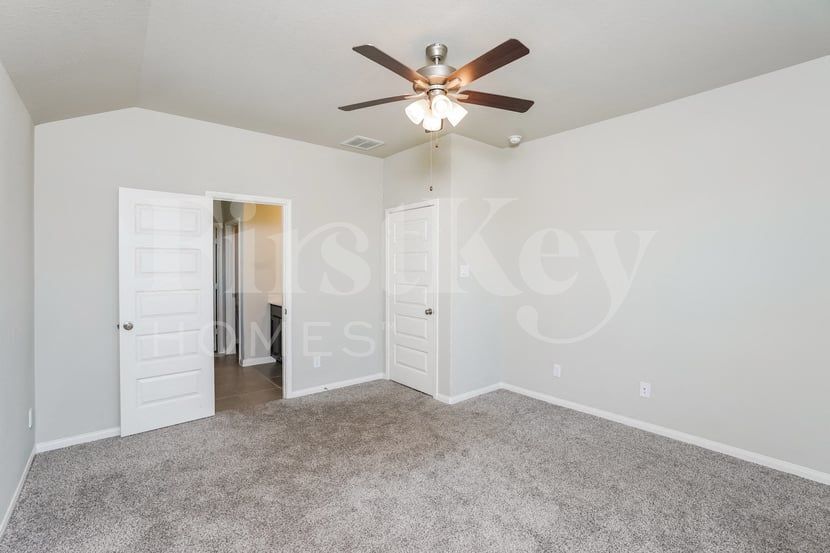 Building Photo - 1011 Barstow Dr