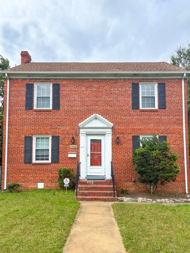 Building Photo - Charming 3-Bedroom Brick Colonial in Edgewood