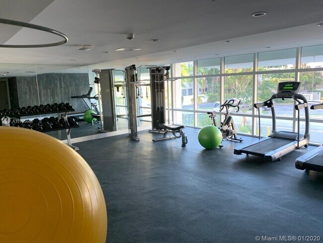 Building Photo - 1150 102nd St