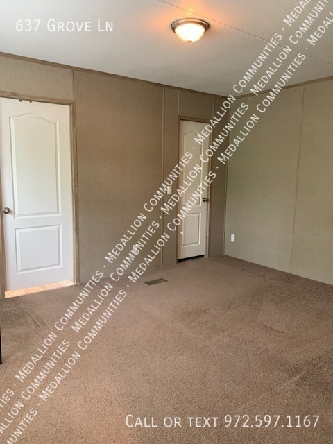 Building Photo - 637 Grove Ln