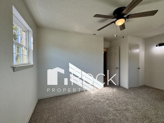 Building Photo - Beautifully Remodeled 3 Bed/1.5 Bath Home in Moore with 1-Car Garage