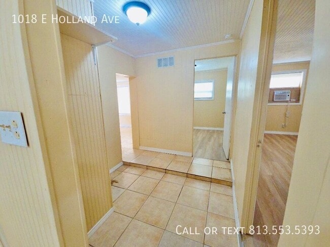 Building Photo - 1018 E Holland Ave