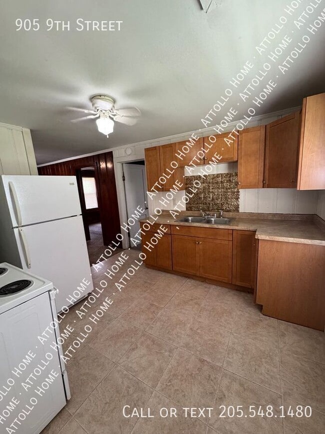 Building Photo - 905 9th St
