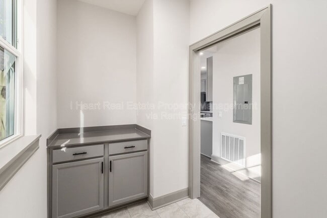 Building Photo - 72 Hayden Ave