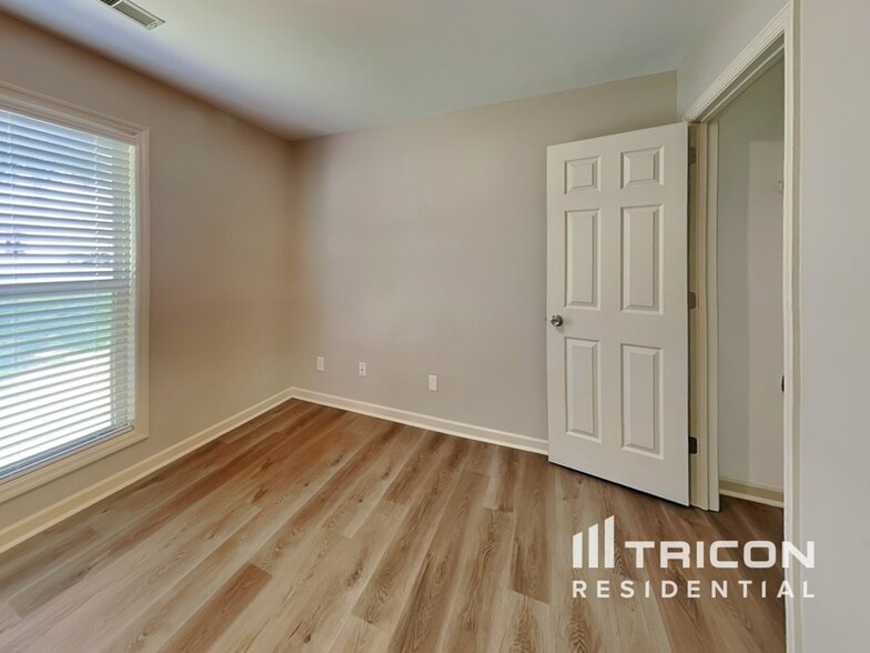 Building Photo - 904 Avery Green Ct