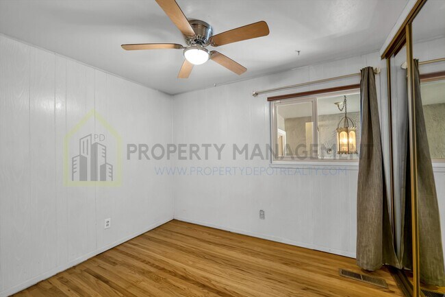 Building Photo - Charming 3-Bed Ranch Home with room for 4t...